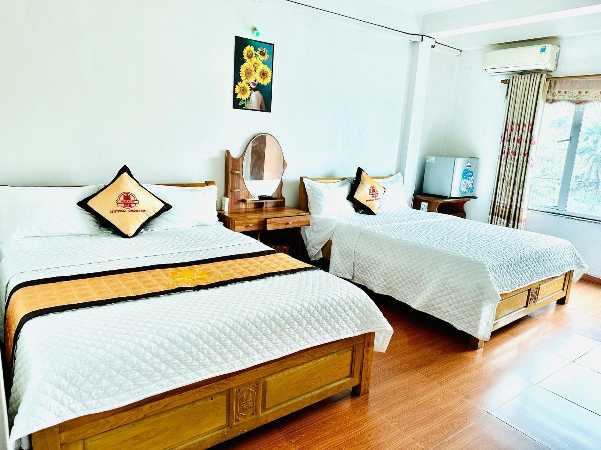 Van Anh Hotel Нойбай Экстерьер фото