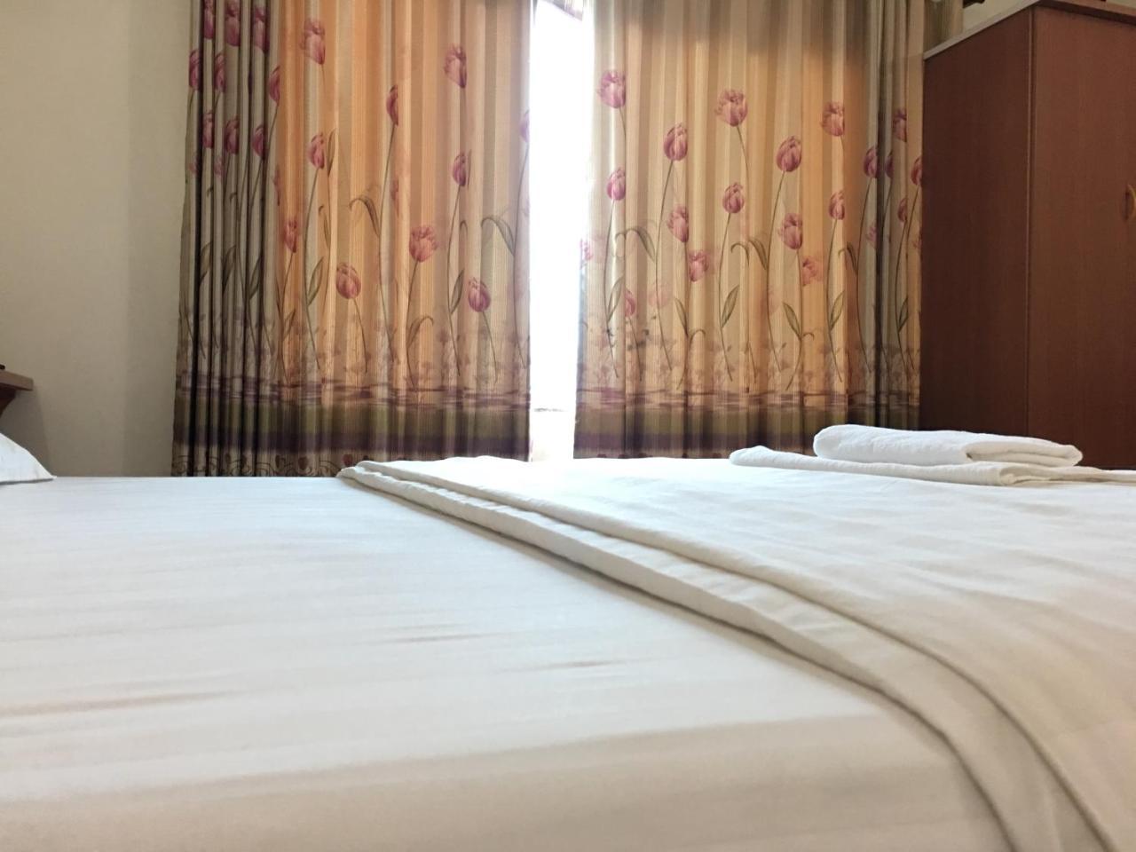 Van Anh Hotel Нойбай Экстерьер фото
